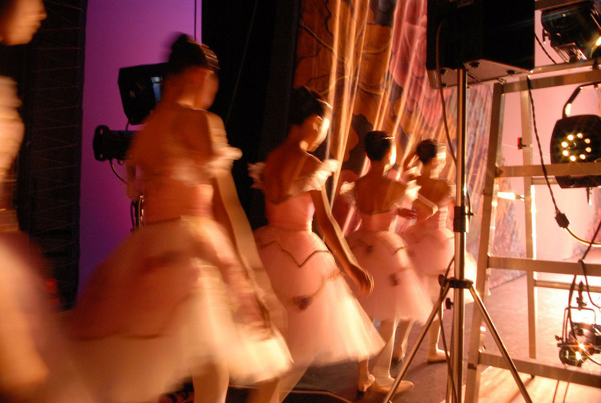 Ballet teenage girls going on the stage